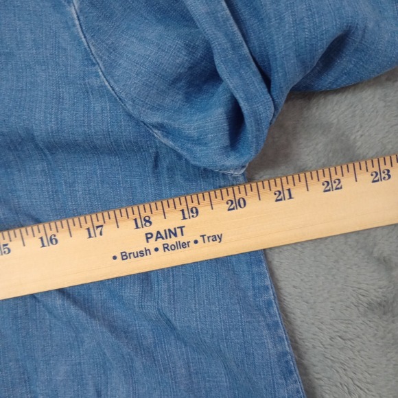 Cloth‎ & Stone Top Womens Size Large Blue Chambray Bell Sleeve Button Back - Picture 5 of 9